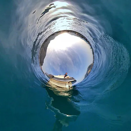 Laysar Yachting Botel *