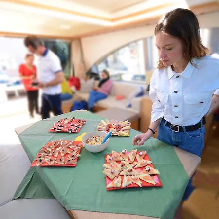 Laysar Yachting Botel Palermo